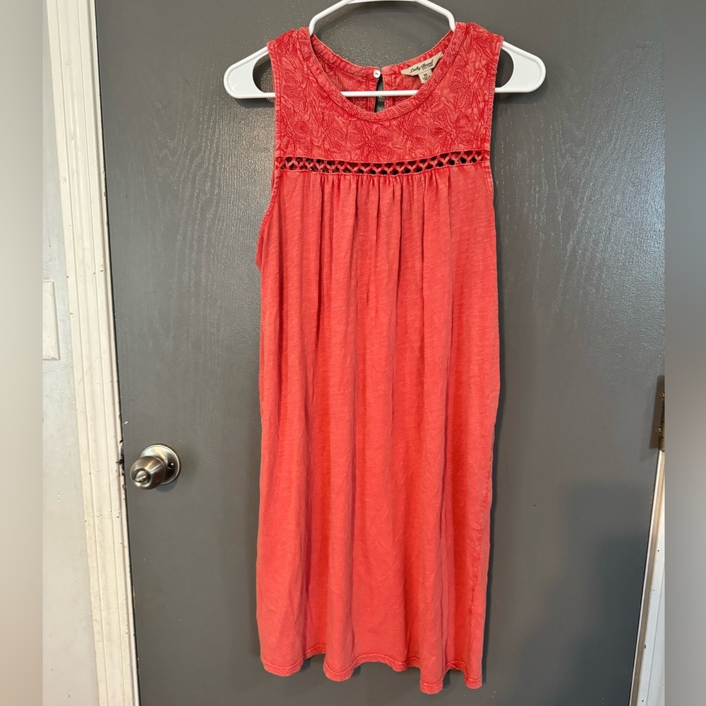 Lucky Brand Embroidered Shift Dress Womens Size Medium Coral Stretch 100% Cotton